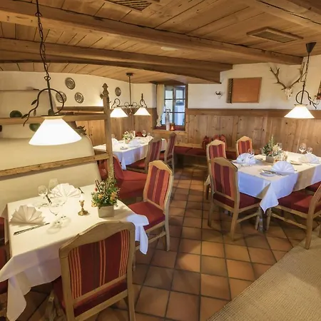 S'hoamatl Dorfkrug Lägenhetshotell 4*