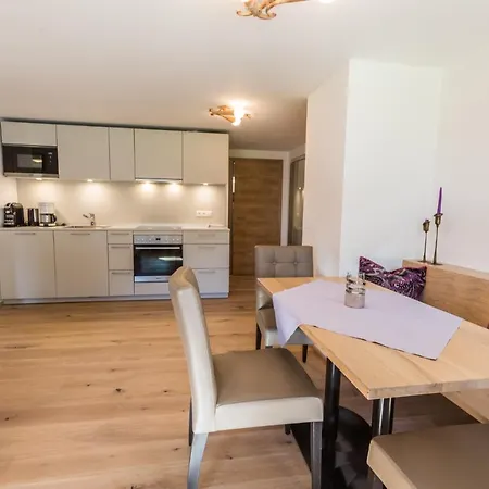 S'hoamatl Dorfkrug Lägenhetshotell Mösern