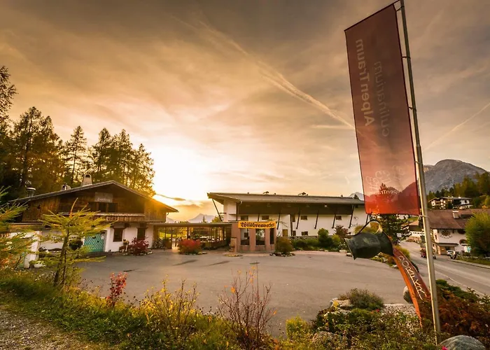 S'hoamatl Dorfkrug Aparthotel Mösern