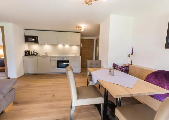 S'hoamatl Dorfkrug Aparthotel Mösern